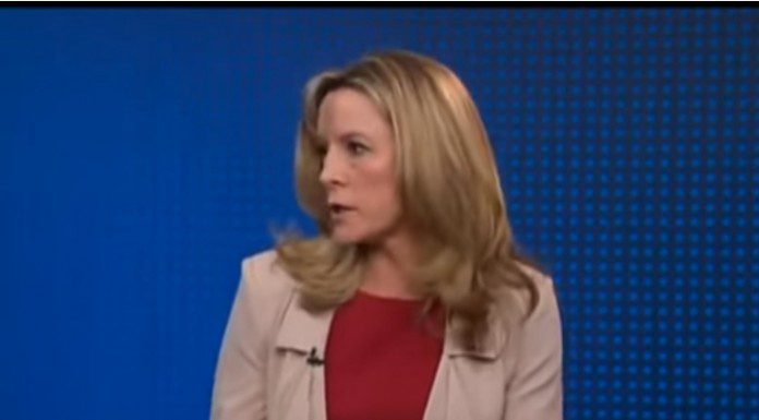 Pros and Cons of Child Beauty Pageants Pros and Cons of Child Beauty Pageants